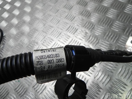 Mercedes-Benz A 205 540 31 03 / A2055403103 C-CLASS (W205) 2015 Cables de la sección de motor