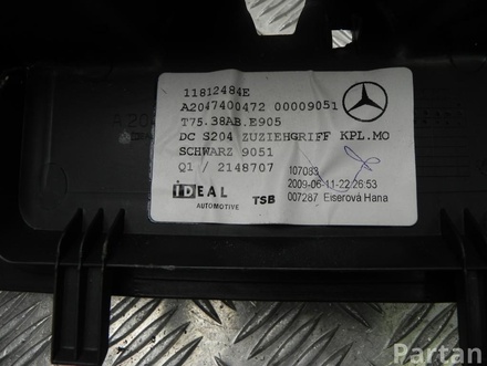 Mercedes-Benz A 204 740 04 72 / A2047400472 C-CLASS (W204) 2009 Накладка для кронштейна замка