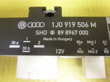 Audi 1J0 919 506 M / 1J0919506M A3 (8L1) 2002 Unidad de control para refrigerador de radiador