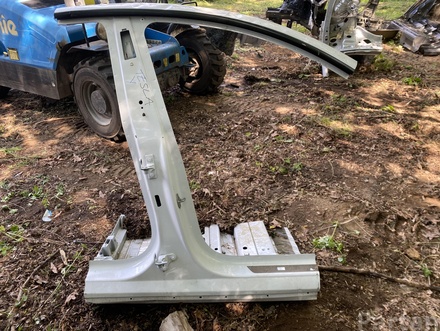 Tesla Model Y 2022 Cuarto cuerpo del coche Right Front