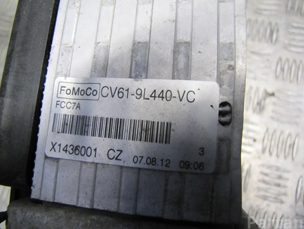 Ford CV61-9L440-VC BV61-8C607-SB / CV619L440VCBV618C607SB FOCUS III Фургон/хетчбэк 2013 Охладитель наддувочного воздуха (интеркулер)