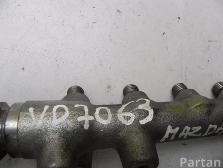 Mazda 1151 3 (BL) 2010 Fuel rail