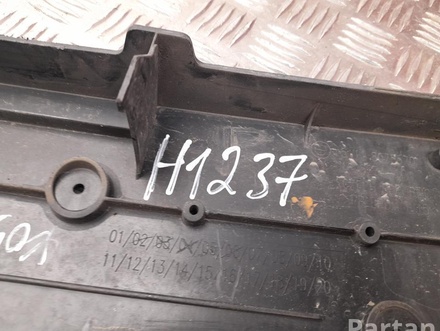 BMW 8 075 570 / 8075570 2' F44 Gran Coupé 2021 Licence Plate Holder/ Bracket