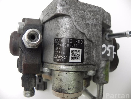 Mazda R2AA 13 800 / R2AA13800 3 (BL) 2010 Bomba de combustible